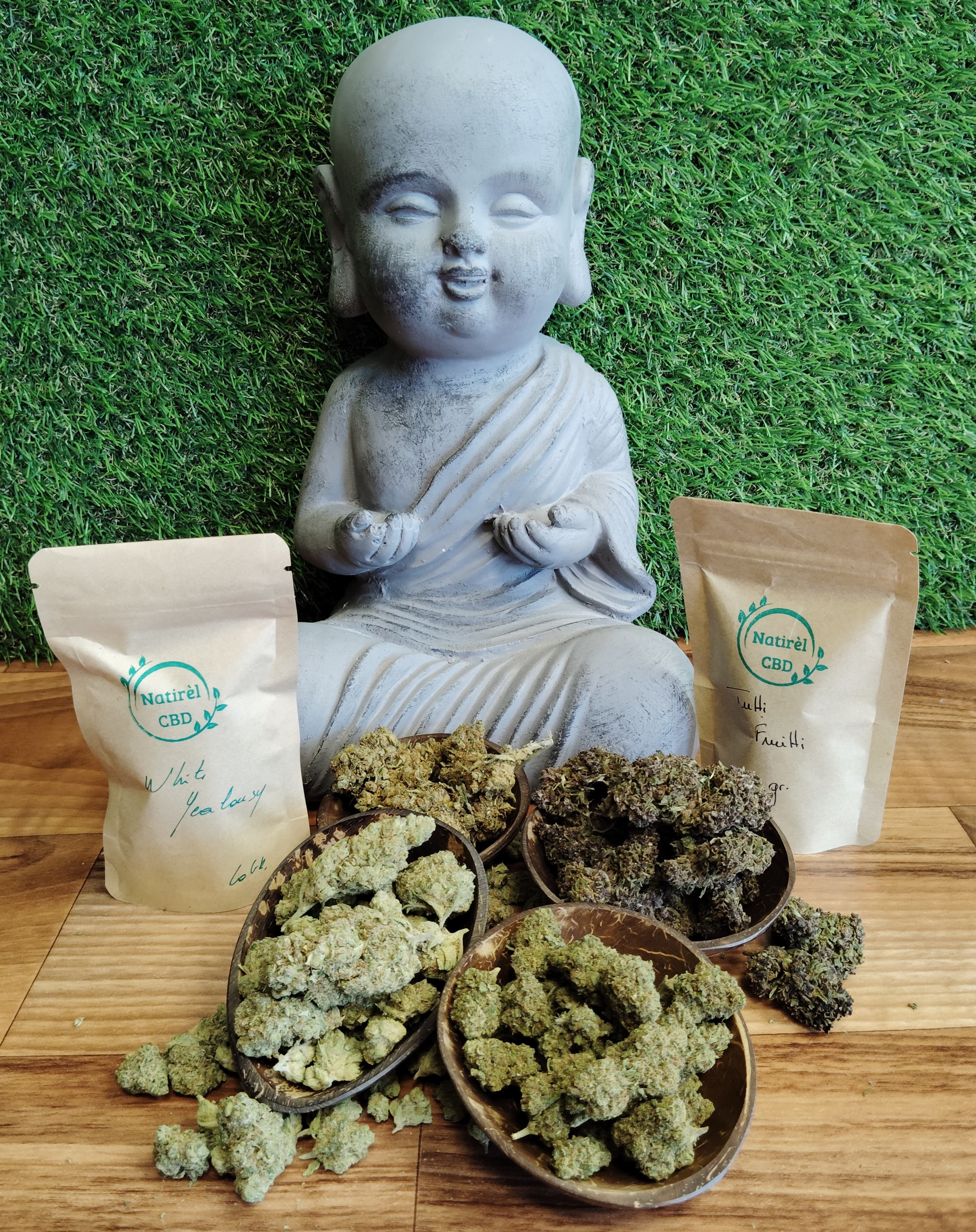 Fleurs de CBD premium - Produits naturels et aromatiques